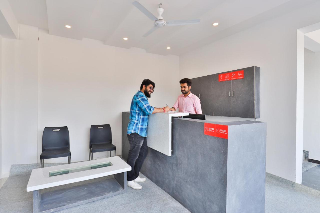 Nova Hotel New Crossroad Rajkot Exteriör bild