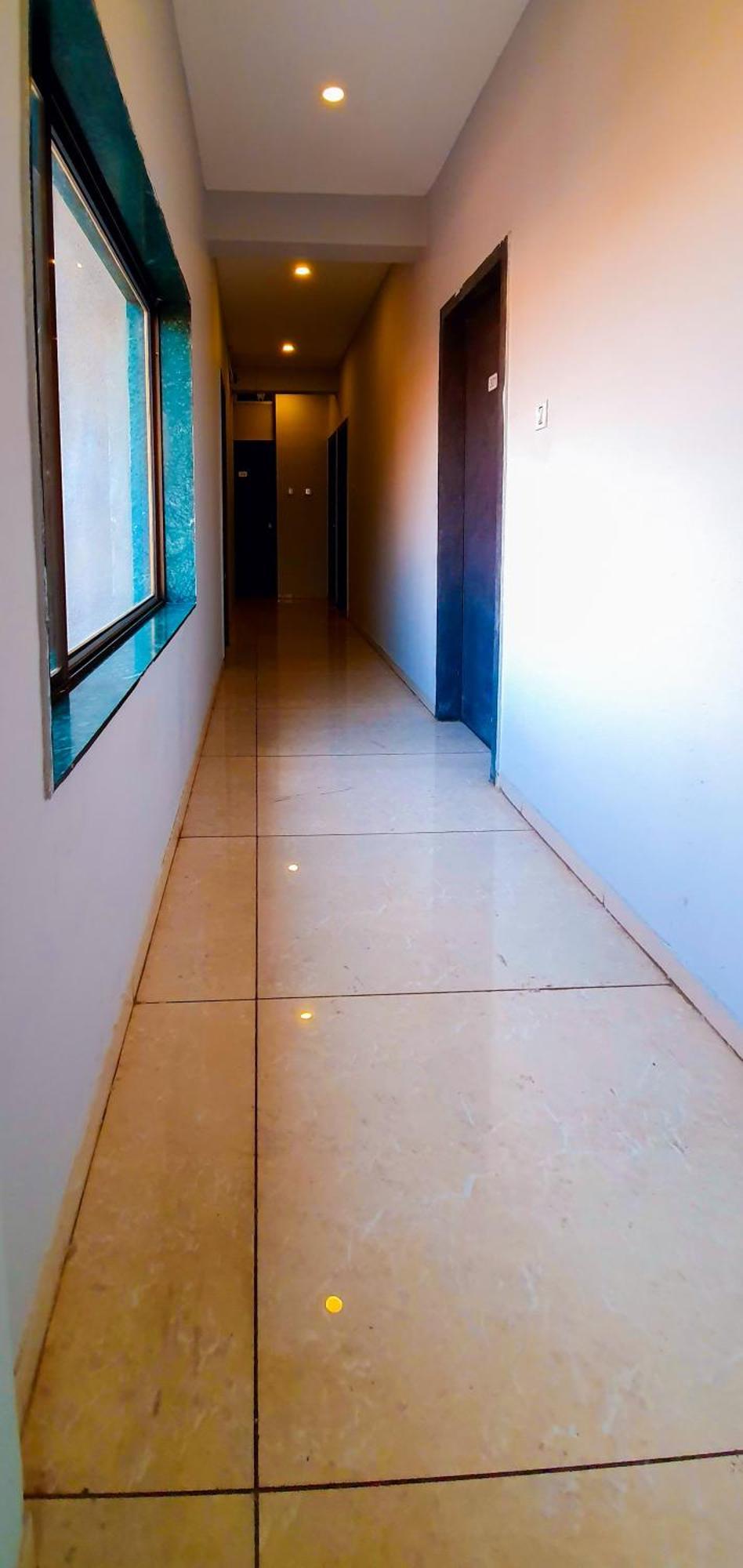 Nova Hotel New Crossroad Rajkot Exteriör bild
