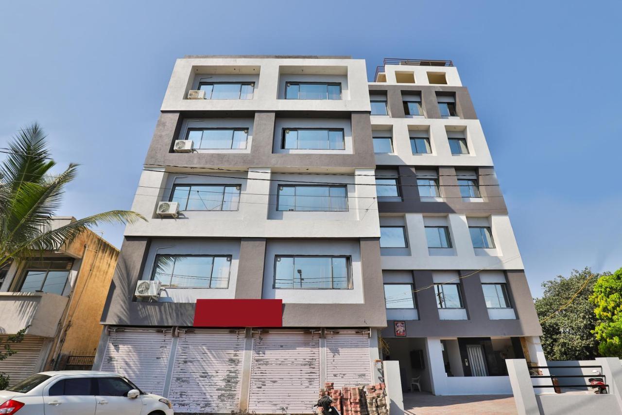 Nova Hotel New Crossroad Rajkot Exteriör bild