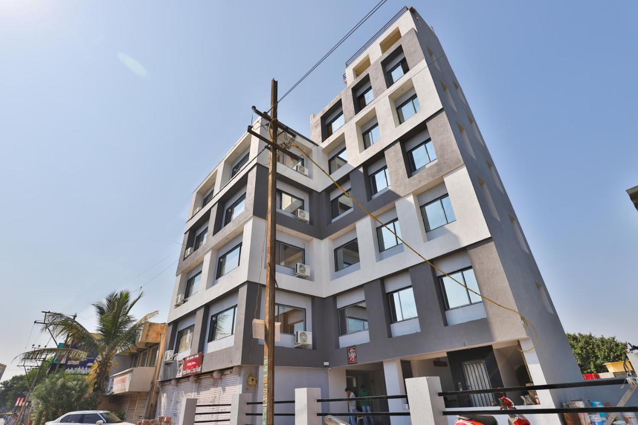 Nova Hotel New Crossroad Rajkot Exteriör bild